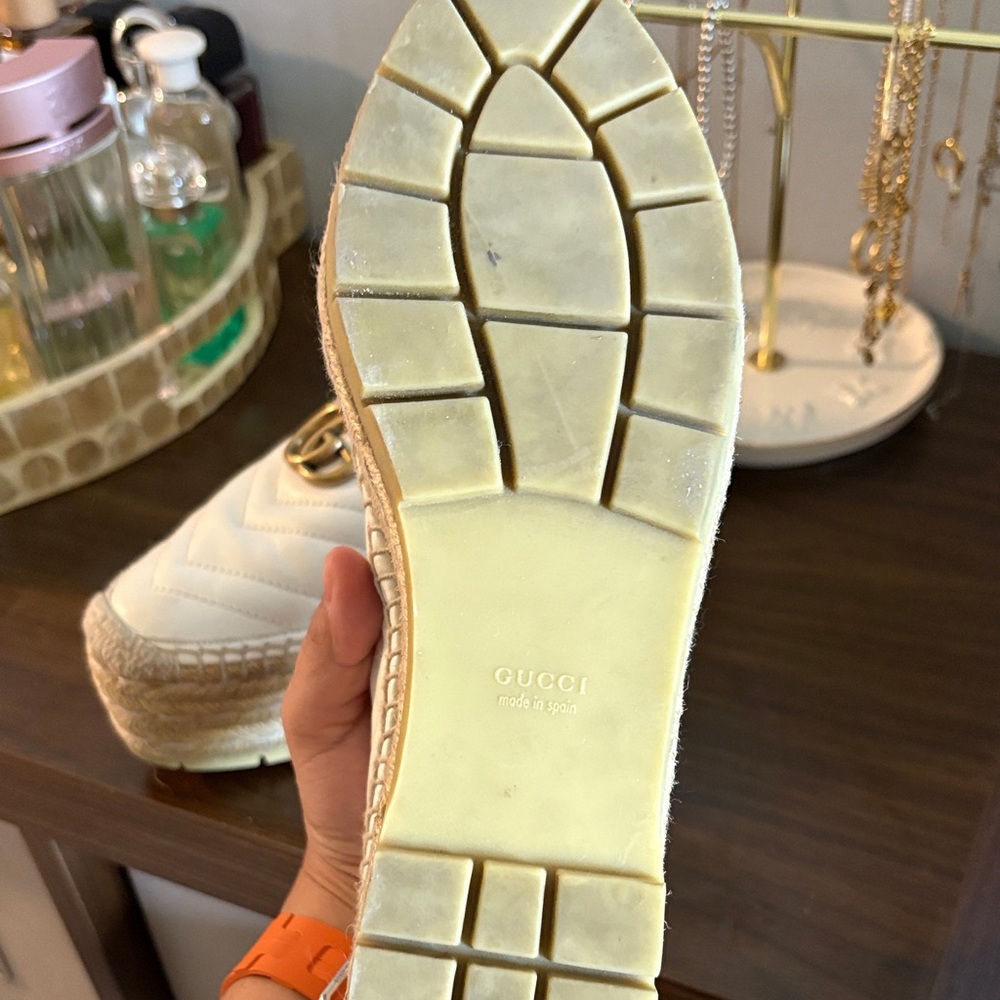 Gucci Women's Beige Espadrille Flats ( worn twice) - Picture 6 of 7